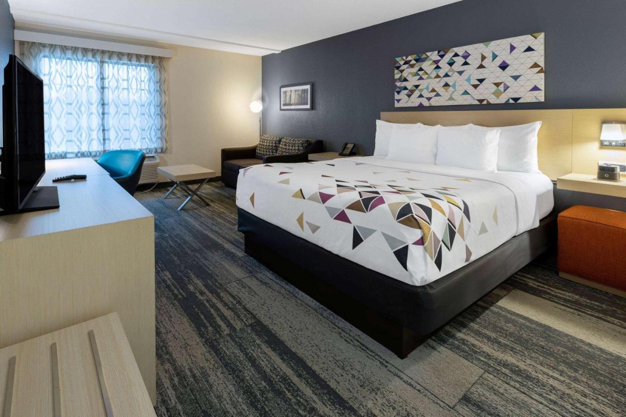 Baymont By Wyndham White Plains - Hotel Elmsford