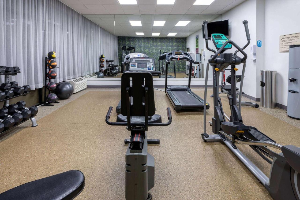 Baymont By Wyndham White Plains - Hotel